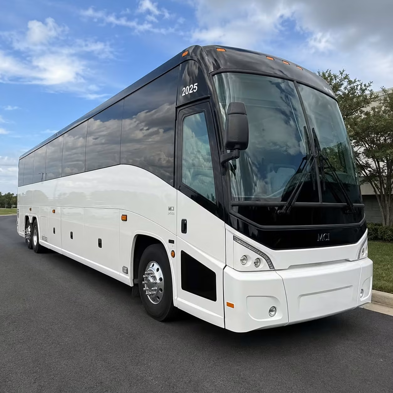 look no further for oak mountain amphitheatre concert transportation from hoover